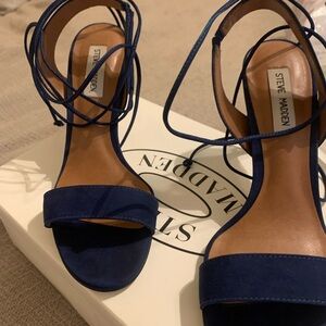 Steve Madden Natlia heel in Navy